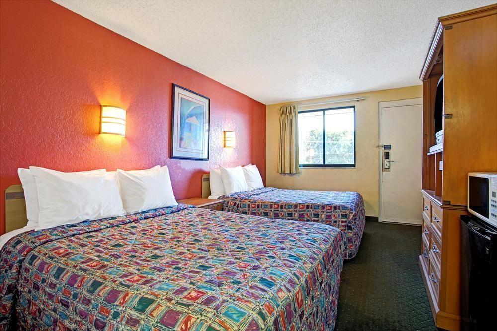 Rodeway Inn Fairgrounds-Casino Tampa Kültér fotó