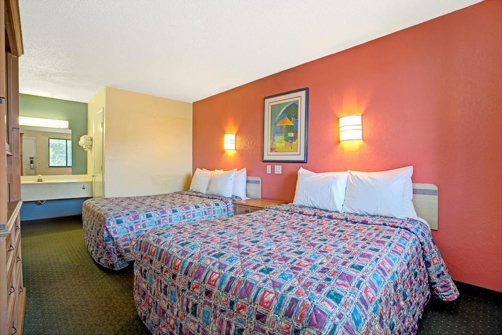Rodeway Inn Fairgrounds-Casino Tampa Kültér fotó